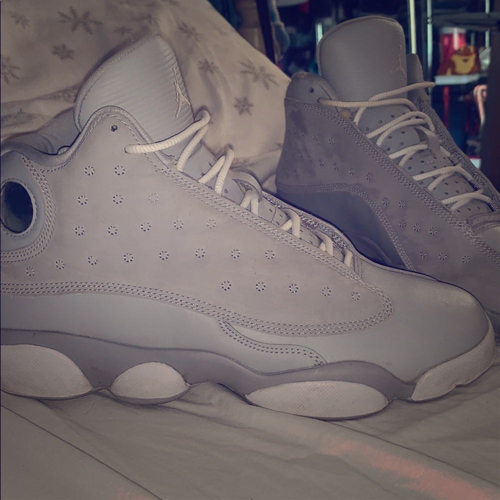 Air Jordan retro 13’s ( gray)